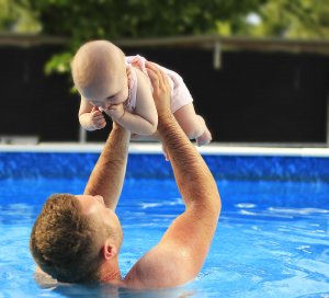 Kedy s bábätkom do bazéna?